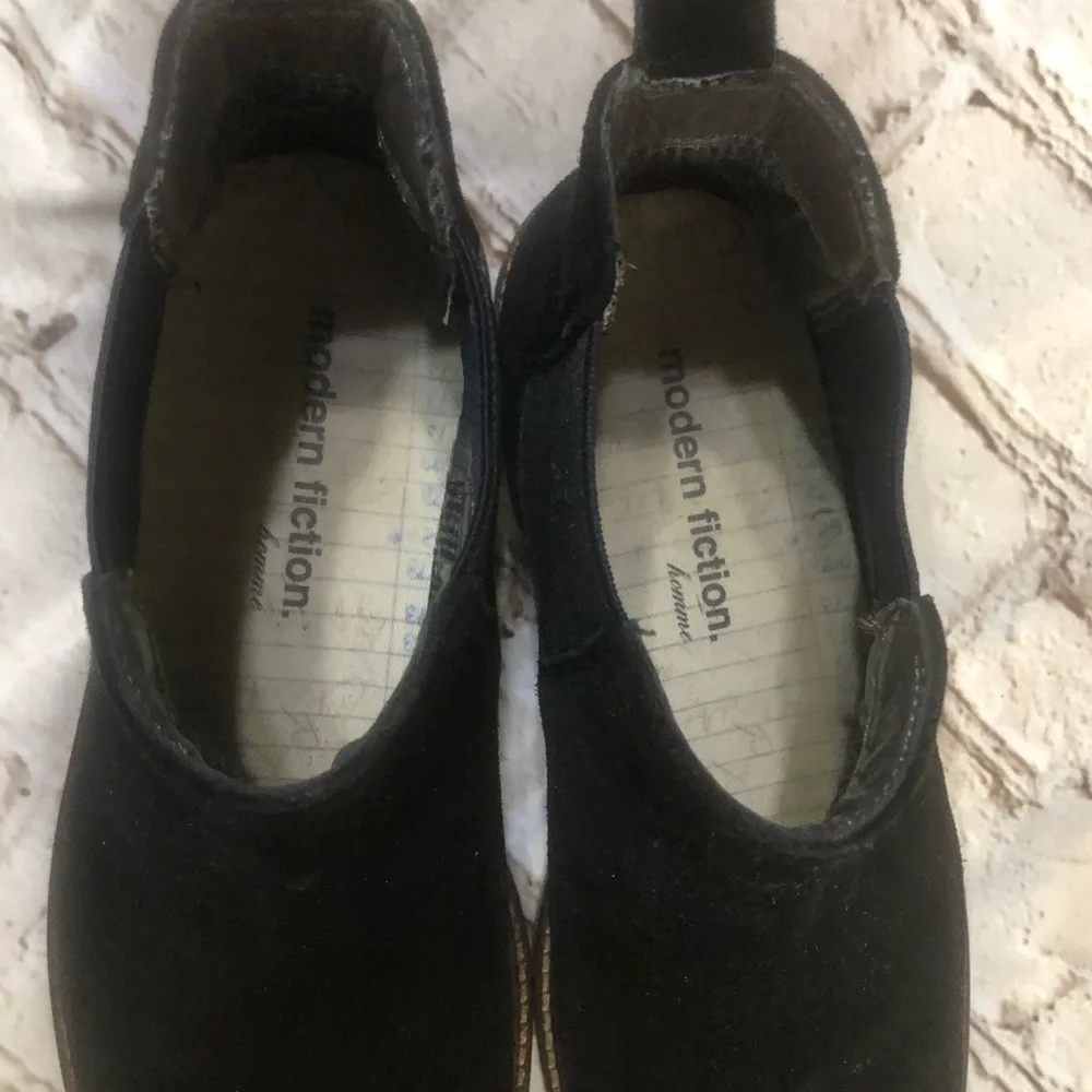 Modern Fiction preowned worn